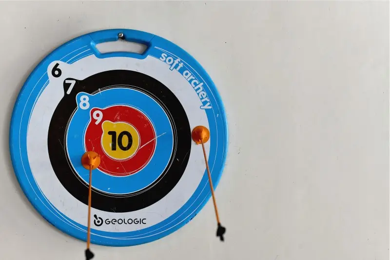 <span   style="color:#ffffff;">Darts</span>