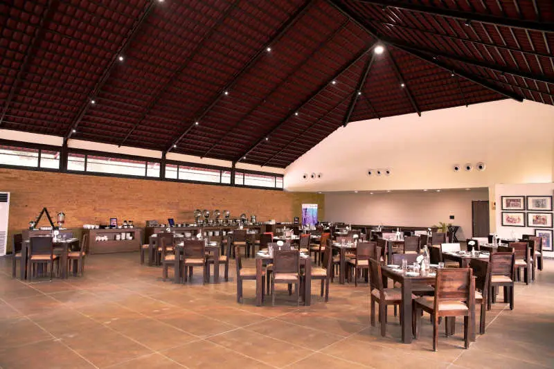 <span   style="color:#ffffff;">Dining Hall</span>