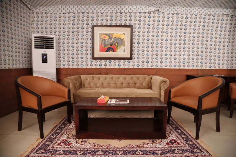 <span   style="color:#ffffff;">Royal Cottage 2</span>