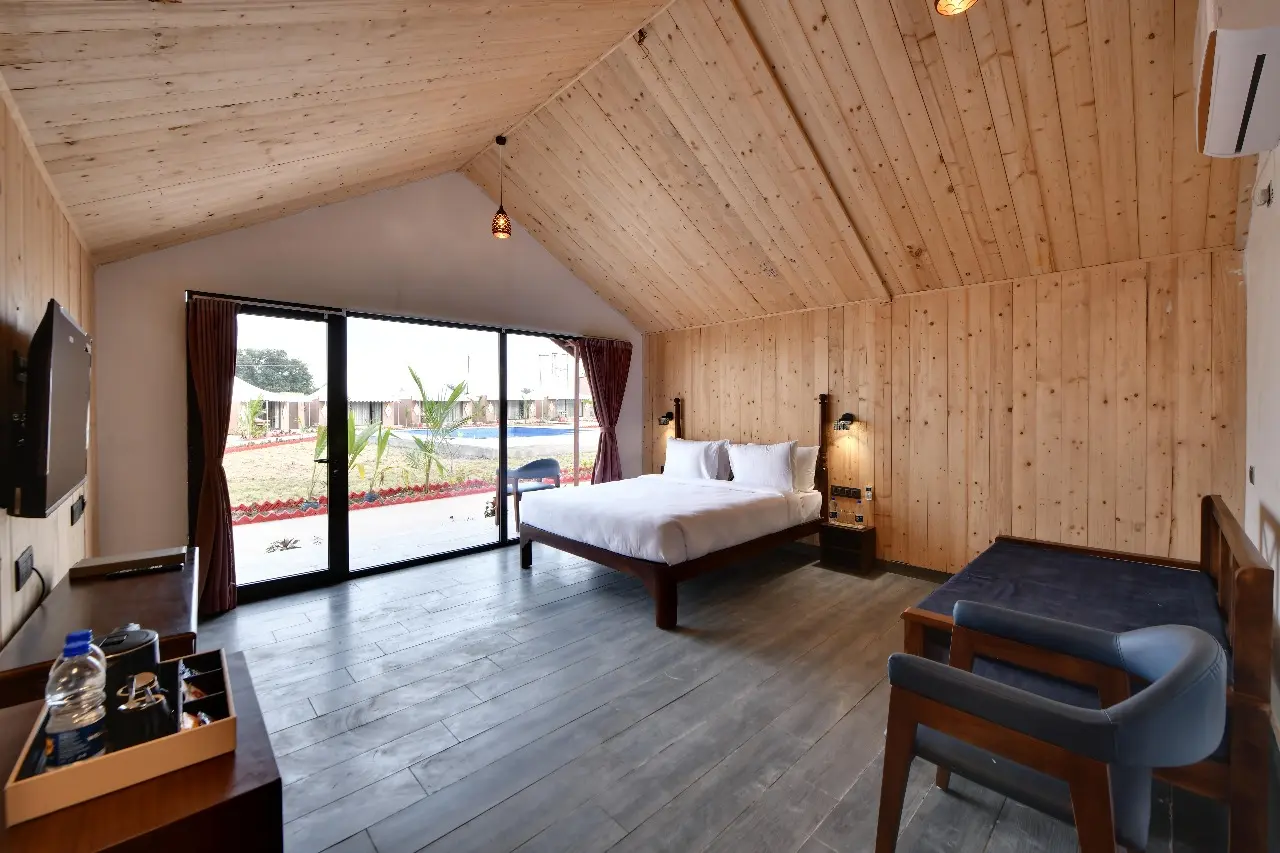 <span   style="color:#ffffff;">Soil to Soul Resort</span>