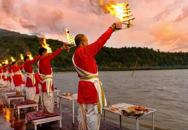 Enjoy Narmada Maha-Aarti on Daily Evenings Near the Statue of Unity