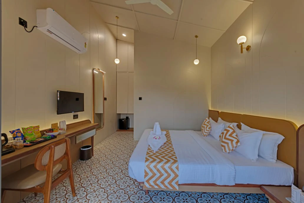 <span  class="uc_style_uc_tiles_grid_image_elementor_uc_items_attribute_title" style="color:#ffffff;">Villa (18)</span>