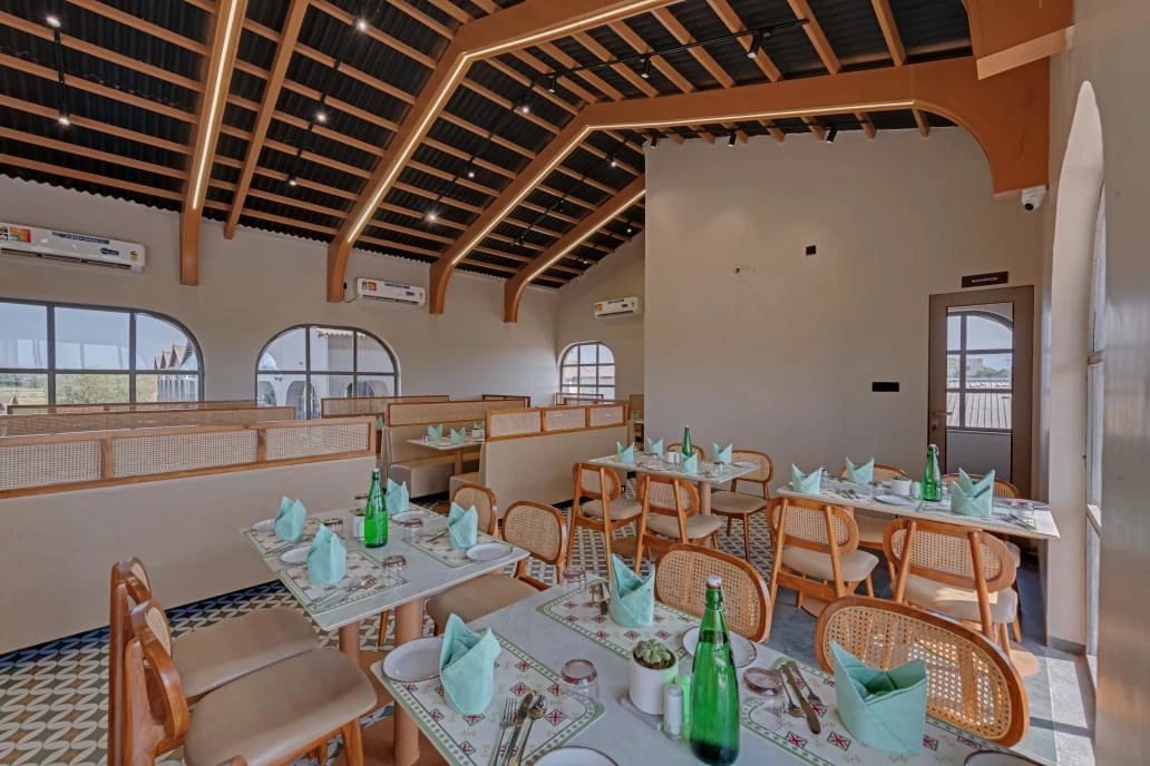 <span  class="uc_style_uc_tiles_grid_image_elementor_uc_items_attribute_title" style="color:#ffffff;">Villa (24)</span>