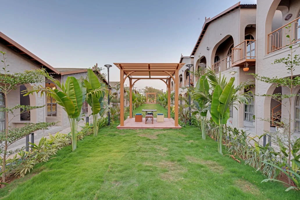 <span  class="uc_style_uc_tiles_grid_image_elementor_uc_items_attribute_title" style="color:#ffffff;">Villa (29)</span>