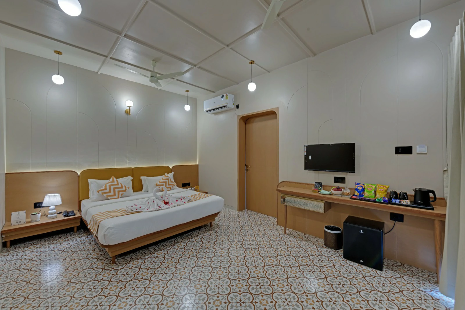 <span  class="uc_style_uc_tiles_grid_image_elementor_uc_items_attribute_title" style="color:#ffffff;">Villa (36)</span>